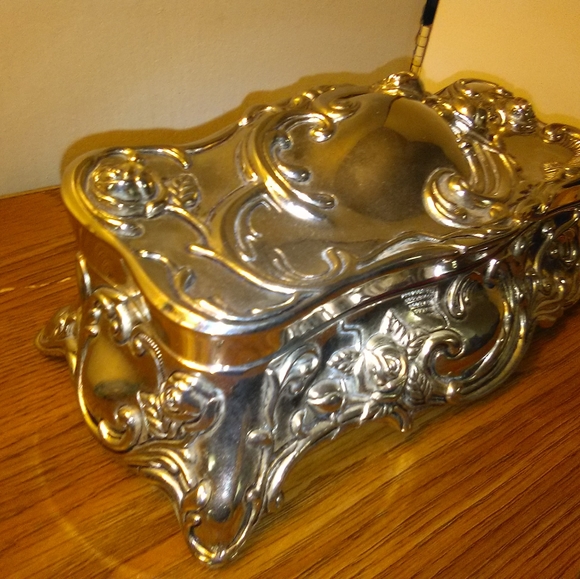 Silver jewelry casket box